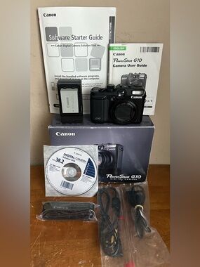 Canon PowerShot G10 14.7MP 5x Optical Zoom 3" LCD II Viewfinder Digital Camera